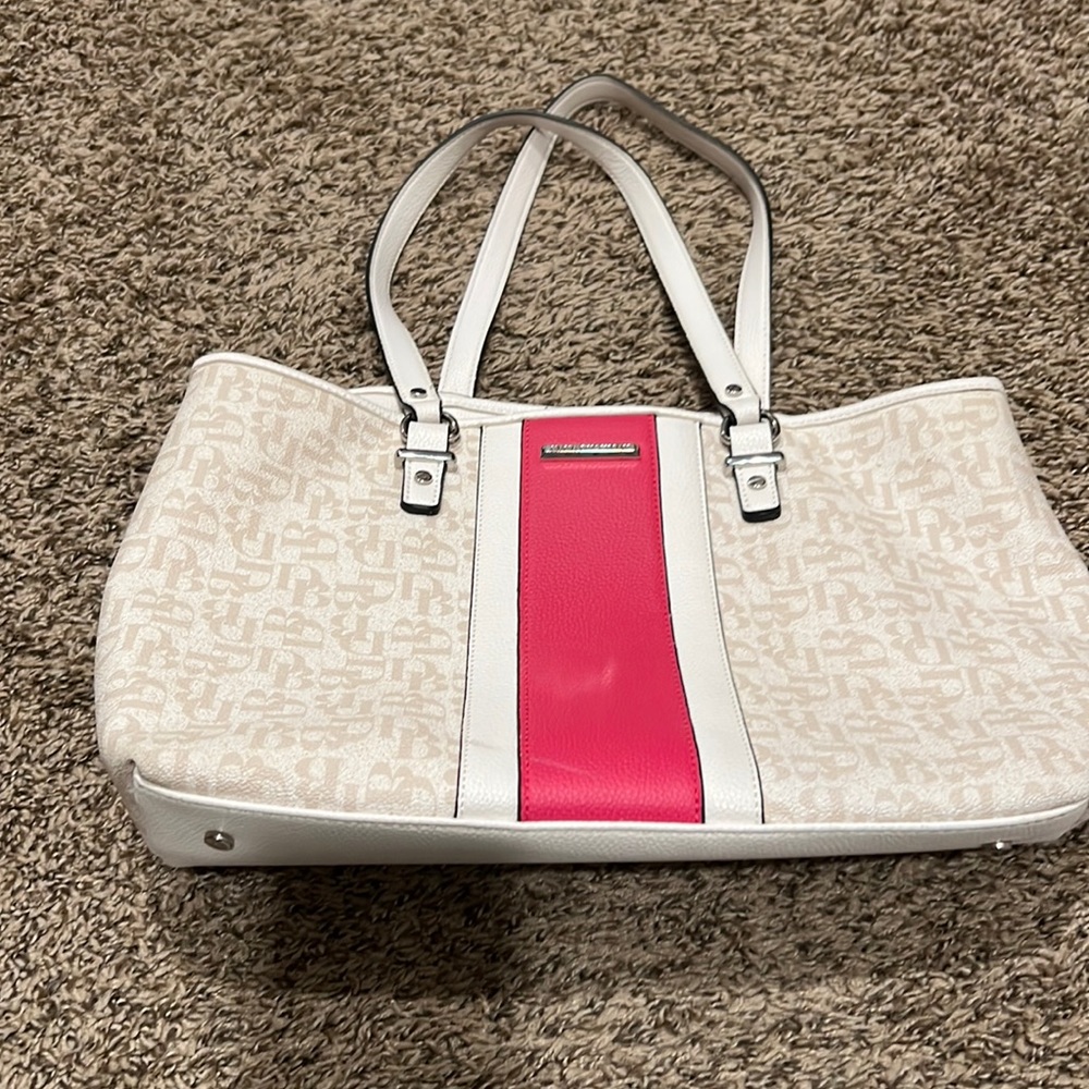 Dana Buckman purse with one zippered and two pockets